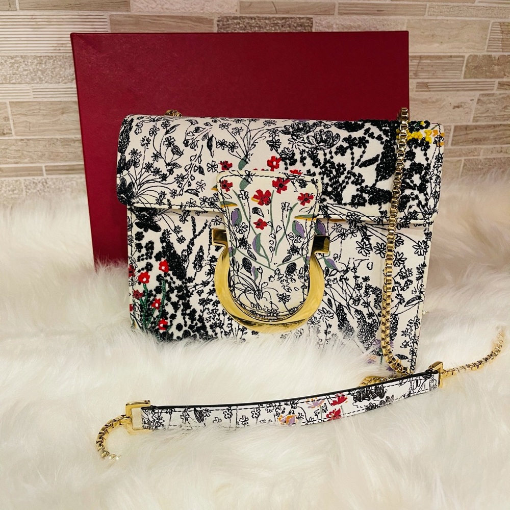 Super Rare Ferragamo Purse!!! Used once! 🤩